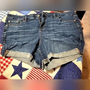 Torrid size 22 Jean shorts